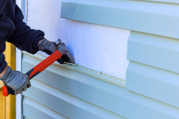 Trusted Storm Damage Siding Repair service in Newton, IL - Creative Siding